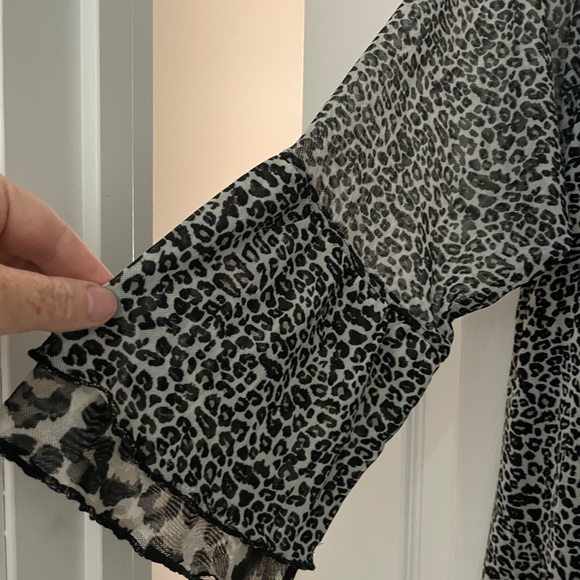 Tribal leopard print blouse. US L - Picture 4 of 5